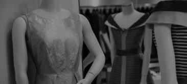 Manichini vestiti con abiti da Cerimonia